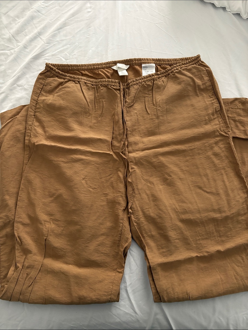 H&M Tan Elastic-Waist Chinos size L